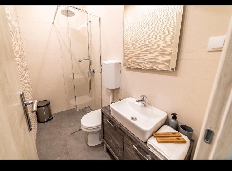 Ivi Place Apartments Novi Sad Esterno foto